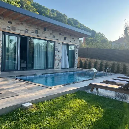 Rubyy Luxury Stone With Private Pool Villa *