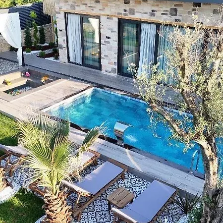 Villa Rubyy Luxury Stone With Private Pool