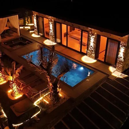 Rubyy Luxury Stone With Private Pool *